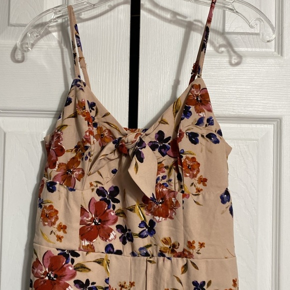 Xhilaration tan floral pantsuit jumpsuit size Medium - Picture 3 of 15